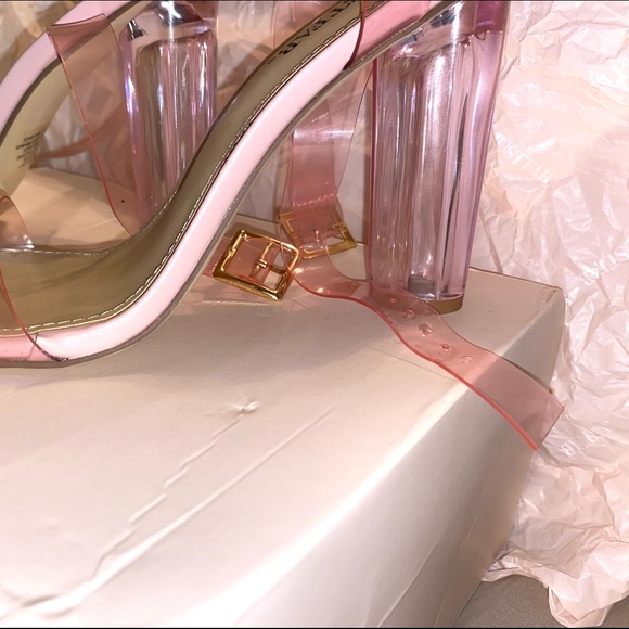 Heels - Picture 4 of 7